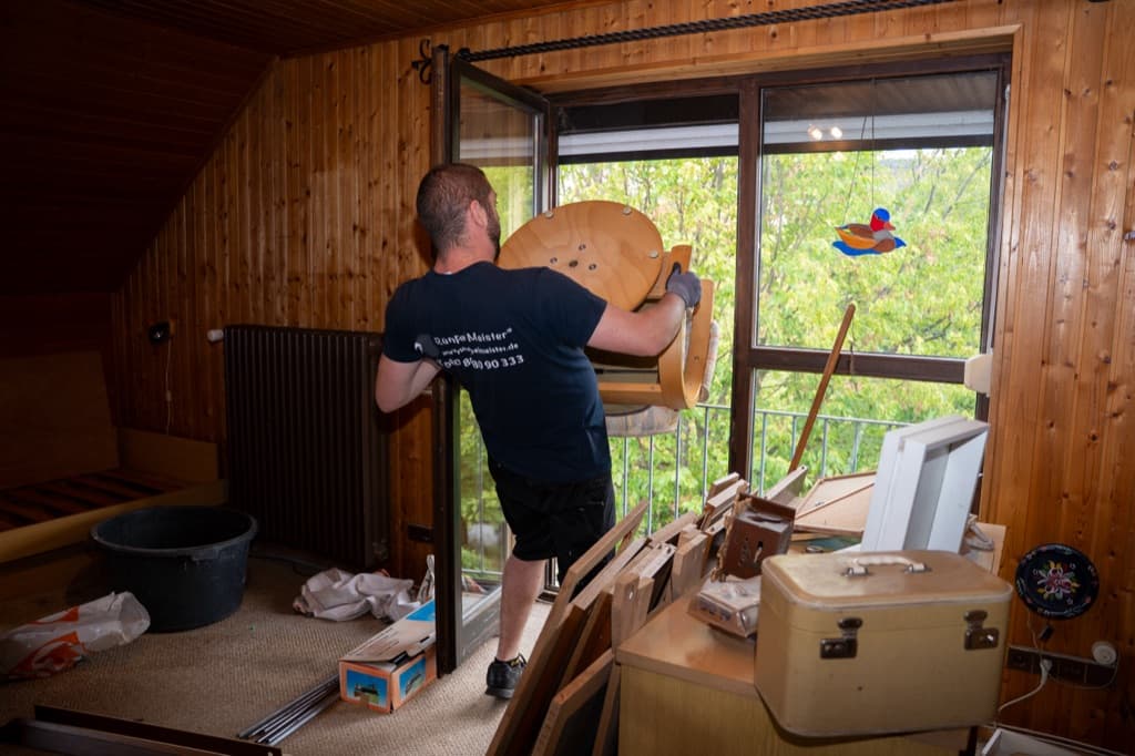Komplette Hausentrümpelung - Vom Keller bis zum Dachboden